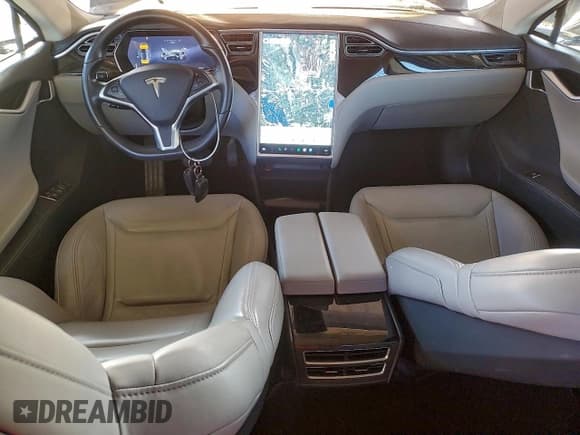 ✅ 2015 Tesla Model S 85 • VIN: 5YJSA1H1XFF091538 • Лот: 95718125. Опубликован ранее на Copart с пробегом 136 482 миль. Бесплатный доступ к архиву аукционных продаж из США и подробный отчёт об истории автомобиля на DreamBid. Изображение 8.