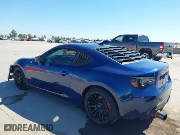 ✅ 2013 Scion FR-S • VIN: JF1ZNAA15D1705372 • Lot: 43426559. Wystawiony na IAAI z przebiegiem 90 917 mil. Bezpłatny archiwum sprzedaży aukcyjnych z USA i szczegółowy raport historii pojazdu na DreamBid. Zdjęcie 3.