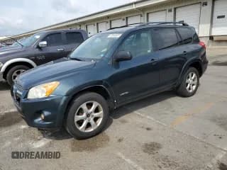 ✅ 2010 Toyota RAV4 Limited • VIN: 2T3DF4DV2AW047511 • Лот: 63846835. Опубликован ранее на Copart с пробегом 227 270 миль. Бесплатный доступ к архиву аукционных продаж из США и подробный отчёт об истории автомобиля на DreamBid. Изображение 1.