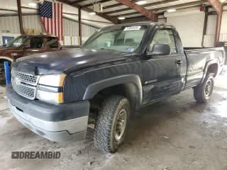 ✅ 2005 Chevrolet Silverado 2500HD • VIN: 1GCHK24G05E325497 • Lot: 75963434. Wystawiony na Copart z przebiegiem 147 222 mil. Bezpłatny archiwum sprzedaży aukcyjnych z USA i szczegółowy raport historii pojazdu na DreamBid. Zdjęcie 1.