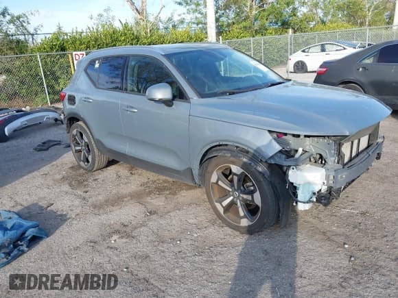 ✅ 2021 Volvo XC40 Momentum • VIN: YV4AC2HK6M2425002 • Lot: 41434936. Listed on IAAI with 43,734 mi. Free auction sales archive from the USA and detailed vehicle history report at DreamBid. Image 1.
