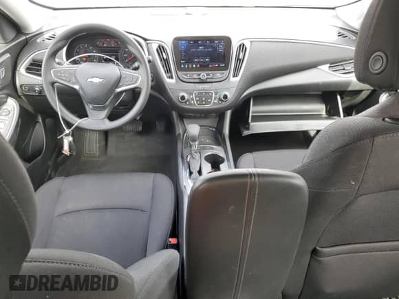 ✅ 2024 Chevrolet Malibu LT • VIN: 1G1ZD5ST9RF198029 • Lot: 51789675. Wystawiony na Copart z przebiegiem 23 224 mil mil. Skorzystaj z bezpłatnego archiwum sprzedaży aukcyjnych z USA i zobacz szczegółowy raport historii pojazdu na DreamBid. Zdjęcie 8.