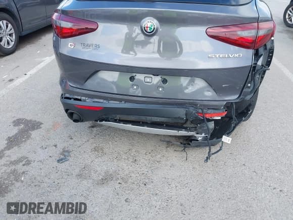 ✅ 2019 Alfa Romeo Stelvio Sport • VIN: ZASPAKAN1K7C37146 • Lot: 42638359. Listed on IAAI with Not provided. Free auction sales archive from the USA and detailed vehicle history report at DreamBid. Image 6.