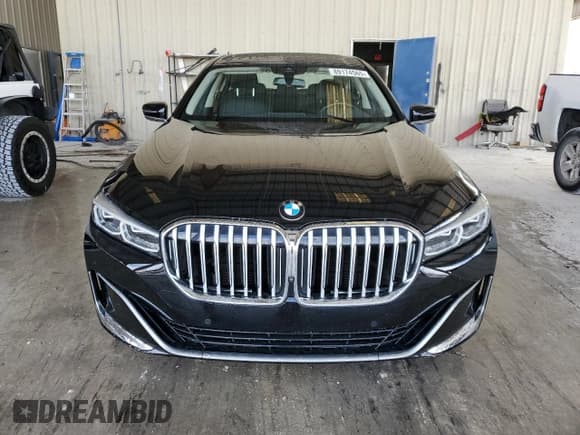 ✅ 2022 BMW 7 Series 740i xDrive • VIN: WBA7T4C05NCH91186 • Lot: 89174565. Listed on Copart with 33,032 mi. Free auction sales archive from the USA and detailed vehicle history report at DreamBid. Image 5.