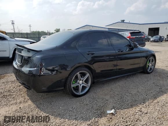 ✅ 2015 Mercedes-Benz C 400 • VIN: 55SWF6GB3FU019279 • Lot: 67907625. Wystawiony na Copart z przebiegiem 152 722 mil. Bezpłatny archiwum sprzedaży aukcyjnych z USA i szczegółowy raport historii pojazdu na DreamBid. Zdjęcie 3.