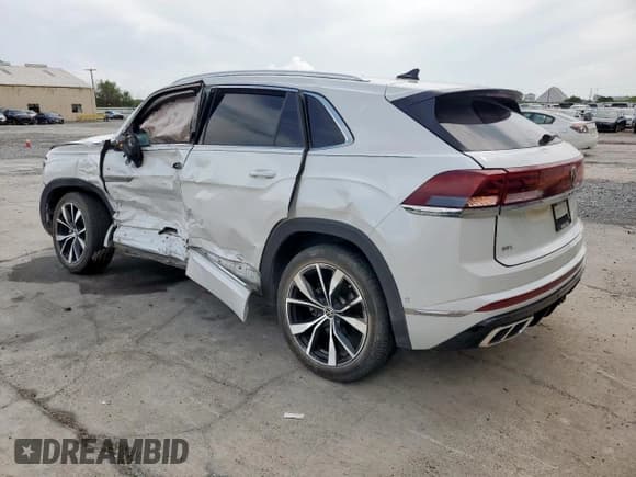✅ 2024 Volkswagen Atlas SEL Premium R-Line • VIN: 1V2FE2CA3RC229861 • Lot: 70592365. Listed on Copart with 39,673 mi. Free auction sales archive from the USA and detailed vehicle history report at DreamBid. Image 2.