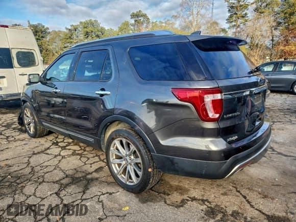 ✅ 2017 Ford Explorer Limited • VIN: 1FM5K8F81HGC35808 • Lot: 94948015. Wystawiony na Copart z przebiegiem 222 857 mil. Bezpłatny archiwum sprzedaży aukcyjnych z USA i szczegółowy raport historii pojazdu na DreamBid. Zdjęcie 2.