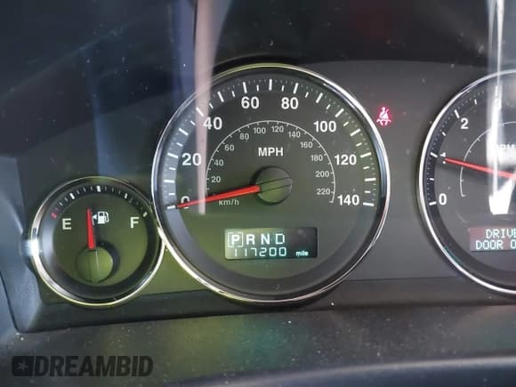 ✅ 2006 Jeep Commander • VIN: 1J8HH48NX6C330781 • Lot: 41604799. Listed on IAAI with 117,200 mi. Free auction sales archive from the USA and detailed vehicle history report at DreamBid. Image 16.