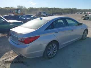2011 Hyundai Sonata SE с VIN 5NPEC4AC3BH102394, выставлен на аукционе IAAI как лот 43439361 с пробегом 174 717 миль миль и . История ставок и продаж доступна на DreamBid. Изображение 4.