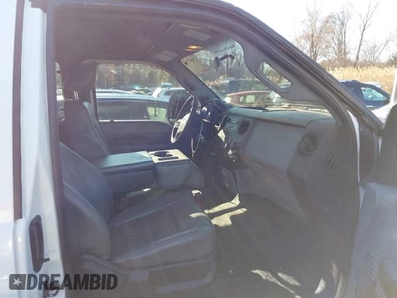 ✅ 2013 Ford F-250 XL • VIN: 1FT7X2B65DEB20649 • Lot: 43807563. Listed on IAAI with 208,876 mi. Free auction sales archive from the USA and detailed vehicle history report at DreamBid. Image 5.