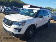 ✅ 2019 Ford Explorer Sport • VIN: 1FM5K8GT1KGA05969 • Lot: 43349852. Wystawiony na IAAI z przebiegiem 67 295 mil. Bezpłatny archiwum sprzedaży aukcyjnych z USA i szczegółowy raport historii pojazdu na DreamBid. Zdjęcie 2.