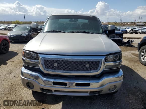 ✅ 2004 GMC Sierra 2500HD • VIN: 1GTHK23174F165138 • Lot: 51802895. Listed on Copart with 179,097 mi. Free auction sales archive from the USA and detailed vehicle history report at DreamBid. Image 5.