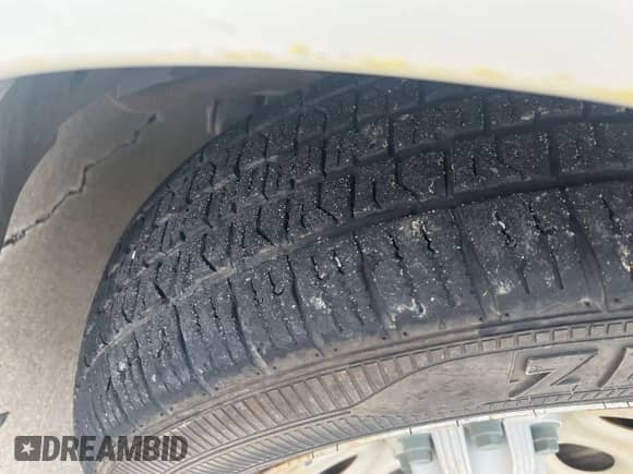 2006 Chevrolet Silverado 1500 Work Truck z VIN 3GCEC14X06G145859, wystawiony jako IAAI lot #42631373 z przebiegiem 25 361 mil mil oraz . Historia ofert i sprzedaży dostępna na DreamBid. Obrazek 1.