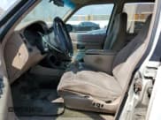 ✅ 1997 Ford Explorer XL • VIN: 1FMDU32E3VZB77947 • Lot: 80499815. Wystawiony na Copart z przebiegiem 168 017 mil. Bezpłatny archiwum sprzedaży aukcyjnych z USA i szczegółowy raport historii pojazdu na DreamBid. Zdjęcie 7.