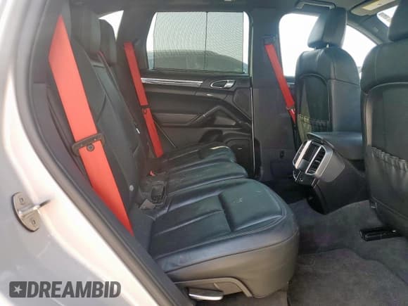 ✅ 2011 Porsche Cayenne S Hybrid • VIN: WP1AE2A20BLA93457 • Lot: 71710835. Wystawiony na Copart z przebiegiem 123 401 mil. Bezpłatny archiwum sprzedaży aukcyjnych z USA i szczegółowy raport historii pojazdu na DreamBid. Zdjęcie 11.