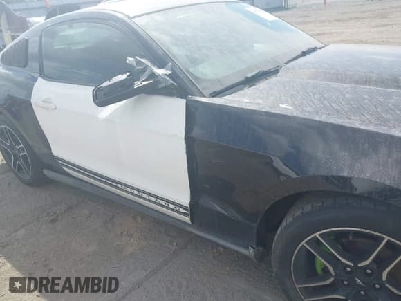 ✅ 2010 Ford Mustang V6 • VIN: 1ZVBP8AN1A5166719 • Lot: 43379309. Listed on IAAI with 250,904 mi. Free auction sales archive from the USA and detailed vehicle history report at DreamBid. Image 14.