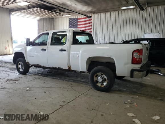 ✅ 2009 Chevrolet Silverado 2500HD Work Truck • VIN: 1GCHK43K79F189371 • Lot: 63096975. Wystawiony na Copart z przebiegiem 178 431 mil. Bezpłatny archiwum sprzedaży aukcyjnych z USA i szczegółowy raport historii pojazdu na DreamBid. Zdjęcie 2.