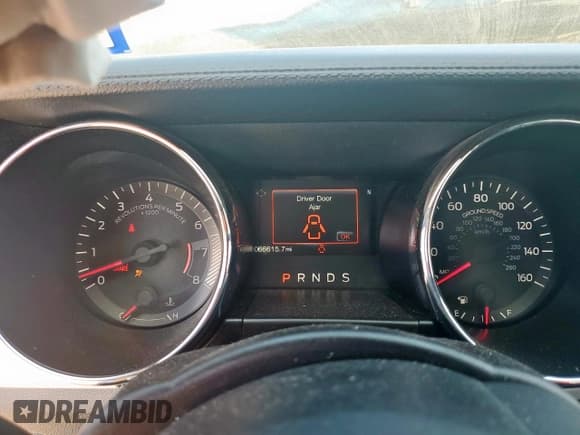 ✅ 2017 Ford Mustang GT Premium • VIN: 1FATP8FF0H5317025 • Lot: 86540225. Wystawiony na Copart z przebiegiem 66 615 mil. Bezpłatny archiwum sprzedaży aukcyjnych z USA i szczegółowy raport historii pojazdu na DreamBid. Zdjęcie 9.