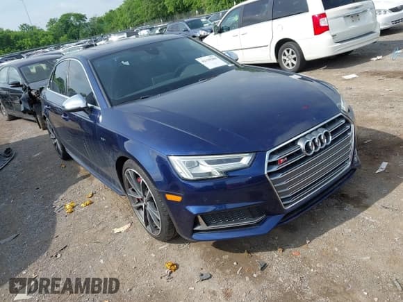 ✅ 2018 Audi S4 Premium Plus • VIN: WAUB4AF47JA002558 • Lot: 42139284. Wystawiony na IAAI z przebiegiem 506 603 mil. Bezpłatny archiwum sprzedaży aukcyjnych z USA i szczegółowy raport historii pojazdu na DreamBid. Zdjęcie 1.