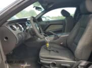 ✅ 2010 Ford Mustang V6 • VIN: 1ZVBP8AN0A5134117 • Lot: 80562895. Wystawiony na Copart z przebiegiem 167 658 mil. Bezpłatny archiwum sprzedaży aukcyjnych z USA i szczegółowy raport historii pojazdu na DreamBid. Zdjęcie 7.