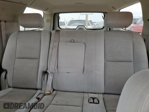 ✅ 2009 Chevrolet Suburban LS • VIN: 1GNFC160X9R175399 • Lot: 84414205. Wystawiony na Copart z przebiegiem 150 715 mil. Bezpłatny archiwum sprzedaży aukcyjnych z USA i szczegółowy raport historii pojazdu na DreamBid. Zdjęcie 10.