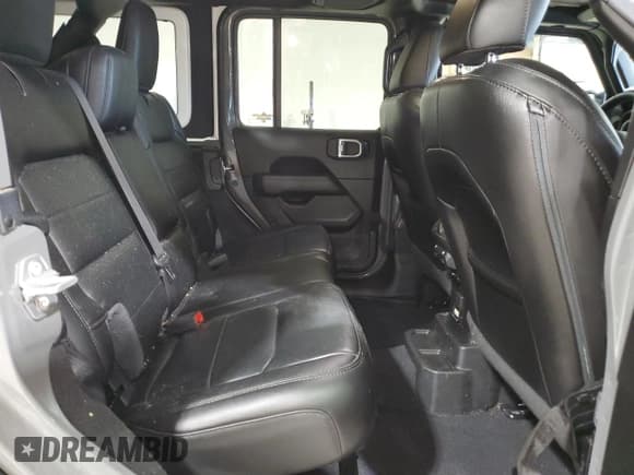 ✅ 2021 Jeep Wrangler Unlimited Sahara • VIN: 1C4HJXEGXMW626799 • Lot: 51262405. Listed on Copart with 32,918 mi. Free auction sales archive from the USA and detailed vehicle history report at DreamBid. Image 11.