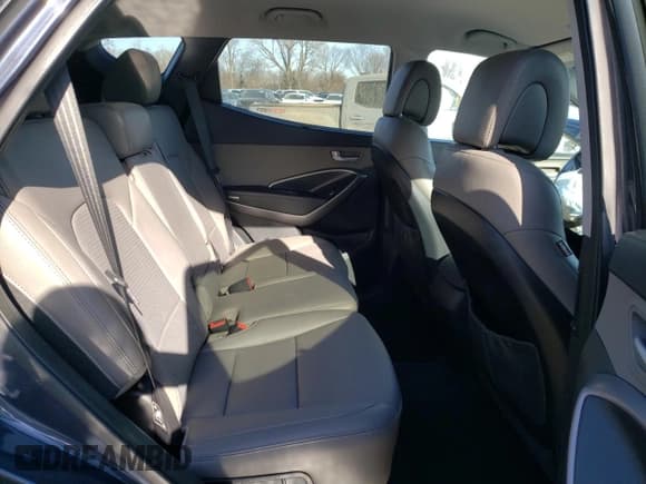 ✅ 2016 Hyundai Santa Fe • VIN: 5XYZUDLB5GG332410 • Лот: 40023993. Опубликован ранее на Copart с пробегом Не указан. Бесплатный доступ к архиву аукционных продаж из США и подробный отчёт об истории автомобиля на DreamBid. Изображение 11.