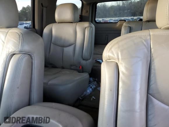 ✅ 2003 Chevrolet Suburban LT • VIN: 1GNEC16ZX3J193501 • Лот: 88215395. Опубликован ранее на Copart с пробегом 222 952 миль. Бесплатный доступ к архиву аукционных продаж из США и подробный отчёт об истории автомобиля на DreamBid. Изображение 10.