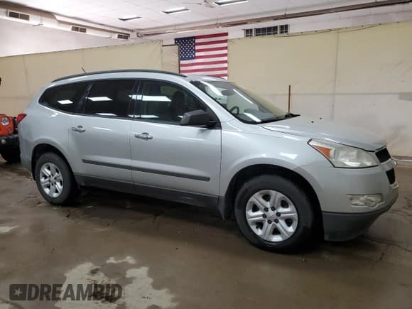 ✅ 2012 Chevrolet Traverse LS • VIN: 1GNKREED1CJ307528 • Lot: 85355725. Wystawiony na Copart z przebiegiem 142 023 mil. Bezpłatny archiwum sprzedaży aukcyjnych z USA i szczegółowy raport historii pojazdu na DreamBid. Zdjęcie 4.