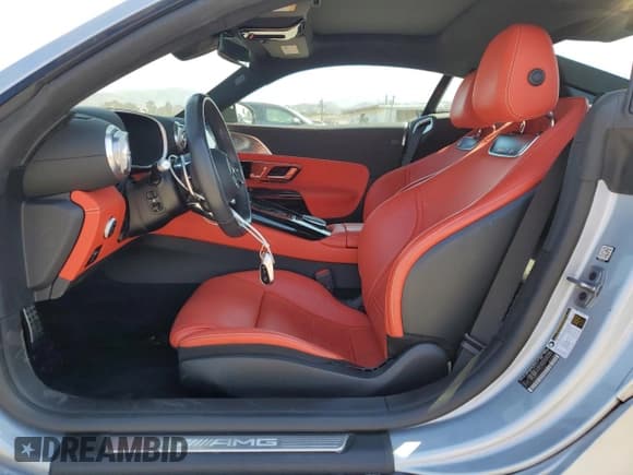 ✅ 2024 Mercedes-Benz AMG GT 55 • VIN: W1KRJ8AB8RF003554 • Лот: 71121235. Опубликован ранее на Copart с пробегом 18 488 миль. Бесплатный доступ к архиву аукционных продаж из США и подробный отчёт об истории автомобиля на DreamBid. Изображение 7.