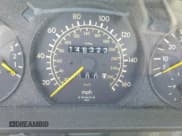 ✅ 1990 Mercedes-Benz 560 • VIN: WDBCA39E4LA548591 • Lot: 70799134. Listed on Copart with 146,323 mi. Free auction sales archive from the USA and detailed vehicle history report at DreamBid. Image 9.