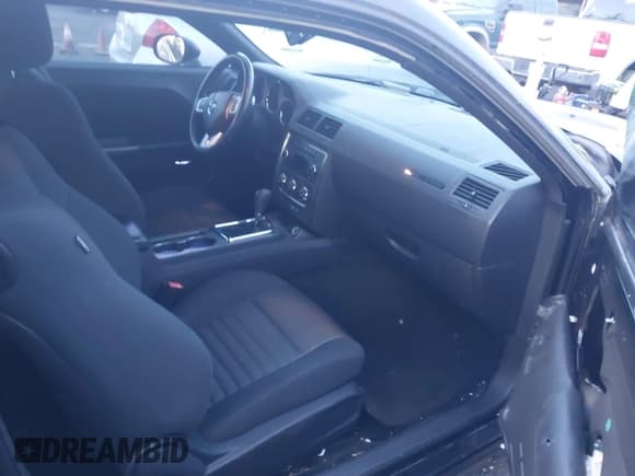 ✅ 2013 Dodge Challenger R/T Classic • VIN: 2C3CDYBT9DH587618 • Lot: 43773835. Listed on IAAI with 62,490 mi. Free auction sales archive from the USA and detailed vehicle history report at DreamBid. Image 5.