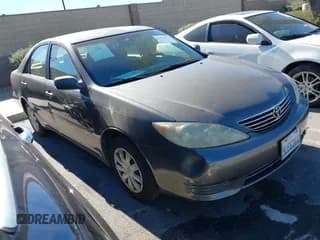 ✅ 2005 Toyota Camry LE • VIN: 4T1BE32K25U992177 • Lot: 43872171. Wystawiony na IAAI z przebiegiem Nie podano. Bezpłatny archiwum sprzedaży aukcyjnych z USA i szczegółowy raport historii pojazdu na DreamBid. Zdjęcie 1.
