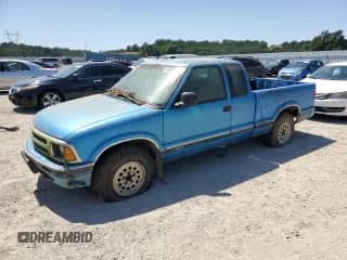1994 Chevrolet S-10 LS with VIN 1GCDT19W0R8147553, listed as a Copart auction lot 54068955 with 156,449 mi miles and Clean title. Bid and sale history available at DreamBid. Image 1.
