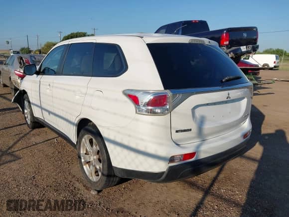 2014 Mitsubishi Outlander SE с VIN JA4AD3A30EZ019082, выставлен на аукционе IAAI как лот 43006085 с пробегом 116 172 миль миль и . История ставок и продаж доступна на DreamBid. Изображение 3.