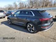 ✅ 2021 Audi e-tron Premium • VIN: WA1AAAGE7MB027435 • Lot: 73369172. Wystawiony na Copart z przebiegiem 11 095 mil. Bezpłatny archiwum sprzedaży aukcyjnych z USA i szczegółowy raport historii pojazdu na DreamBid. Zdjęcie 2.