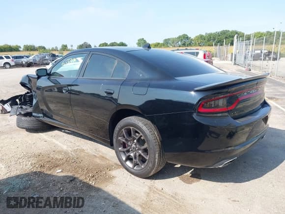 ✅ 2018 Dodge Charger GT • VIN: 2C3CDXJG8JH207520 • Lot: 43165500. Wystawiony na IAAI z przebiegiem 40 311 mil. Bezpłatny archiwum sprzedaży aukcyjnych z USA i szczegółowy raport historii pojazdu na DreamBid. Zdjęcie 3.