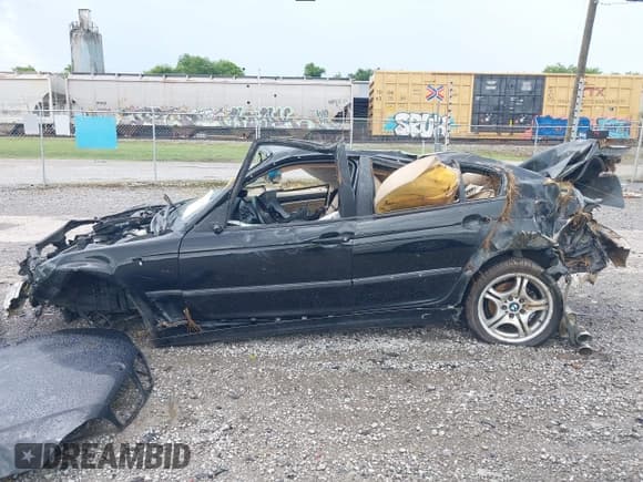 ✅ 2004 BMW 3 Series 325i • VIN: WBAET37444NH05531 • Лот: 42490767. Опубликован ранее на IAAI с пробегом Не указан. Бесплатный доступ к архиву аукционных продаж из США и подробный отчёт об истории автомобиля на DreamBid. Изображение 14.