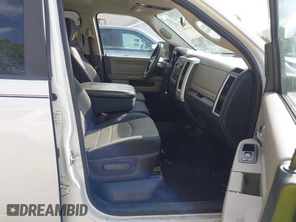 ✅ 2009 Dodge 1500 Laramie • VIN: 1D3HV13T49J526520 • Lot: 42199548. Wystawiony na IAAI z przebiegiem 149 113 mil. Bezpłatny archiwum sprzedaży aukcyjnych z USA i szczegółowy raport historii pojazdu na DreamBid. Zdjęcie 5.