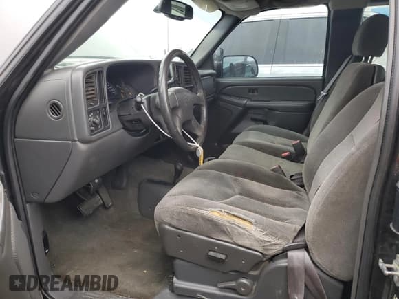 ✅ 2004 Chevrolet Silverado 2500HD LS • VIN: 1GCHK29U54E393775 • Lot: 54620215. Wystawiony na Copart z przebiegiem 207 992 mil. Bezpłatny archiwum sprzedaży aukcyjnych z USA i szczegółowy raport historii pojazdu na DreamBid. Zdjęcie 7.