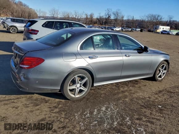 ✅ 2017 Mercedes-Benz E 300 Luxury • VIN: WDDZF4KB4HA023255 • Lot: 94088505. Listed on Copart with 39,575 mi. Free auction sales archive from the USA and detailed vehicle history report at DreamBid. Image 3.