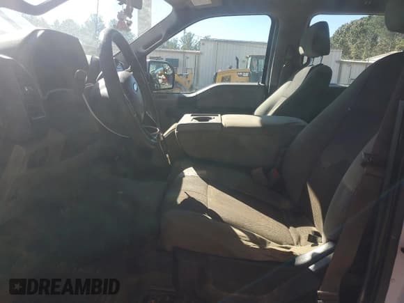 ✅ 2017 Ford F-150 XL • VIN: 1FTEW1EP1HFC55569 • Lot: 82557665. Wystawiony na Copart z przebiegiem 170 904 mil. Bezpłatny archiwum sprzedaży aukcyjnych z USA i szczegółowy raport historii pojazdu na DreamBid. Zdjęcie 7.