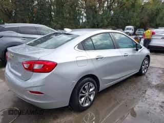 2019 Chevrolet Cruze LT с VIN 1G1BE5SMXK7130670, выставлен на аукционе IAAI как лот 43435421 с пробегом 110 472 миль миль и . История ставок и продаж доступна на DreamBid. Изображение 4.