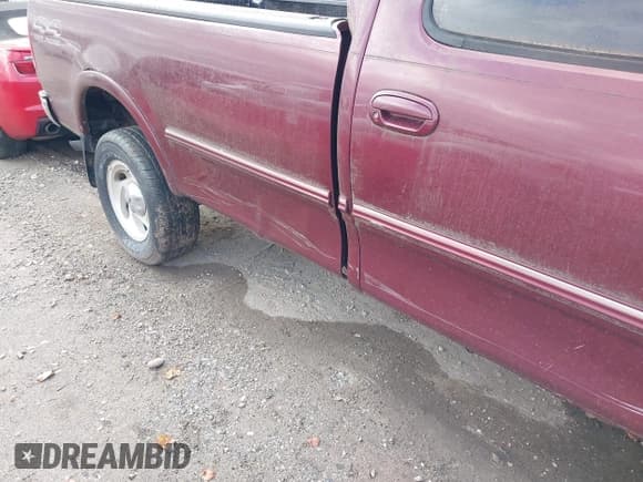 ✅ 1998 Ford F-150 • VIN: 1FTZF18W2WNB13190 • Лот: 43621811. Опубликован ранее на IAAI с пробегом 153 618 миль. Бесплатный доступ к архиву аукционных продаж из США и подробный отчёт об истории автомобиля на DreamBid. Изображение 6.