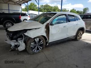 ✅ 2025 Mercedes-Benz GLA 250 • VIN: W1N4N4GB1SJ648664 • Лот: 67964785. Опубликован ранее на Copart с пробегом 9 759 миль. Бесплатный доступ к архиву аукционных продаж из США и подробный отчёт об истории автомобиля на DreamBid. Изображение 1.