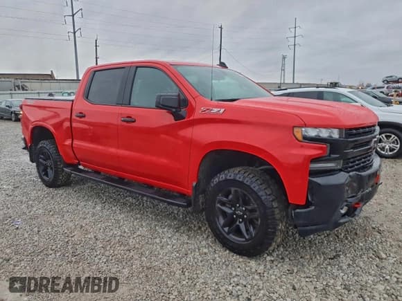 ✅ 2020 Chevrolet Silverado 1500 LT Trail Boss • VIN: 3GCPYFED0LG320330 • Lot: 96393615. Wystawiony na Copart z przebiegiem 100 076 mil. Bezpłatny archiwum sprzedaży aukcyjnych z USA i szczegółowy raport historii pojazdu na DreamBid. Zdjęcie 4.