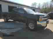 2015 Chevrolet Silverado 2500HD Work Truck z VIN 1GC1KUEG9FF652049, wystawiony jako Copart lot #55610725 z przebiegiem 109 563 mil mil oraz Szkoda całkowita • Salvage title. Historia ofert i sprzedaży dostępna na DreamBid. Obrazek 4.