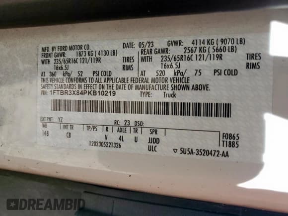 ✅ 2023 Ford Transit Cargo • VIN: 1FTBR3X84PKB10219 • Lot: 60219385. Wystawiony na Copart z przebiegiem 83 059 mil. Bezpłatny archiwum sprzedaży aukcyjnych z USA i szczegółowy raport historii pojazdu na DreamBid. Zdjęcie 13.