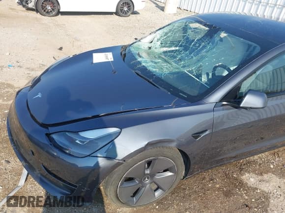 ✅ 2022 Tesla Model 3 Long Range • VIN: 5YJ3E1EB6NF153697 • Lot: 43190957. Wystawiony na IAAI z przebiegiem 68 026 mil. Bezpłatny archiwum sprzedaży aukcyjnych z USA i szczegółowy raport historii pojazdu na DreamBid. Zdjęcie 21.