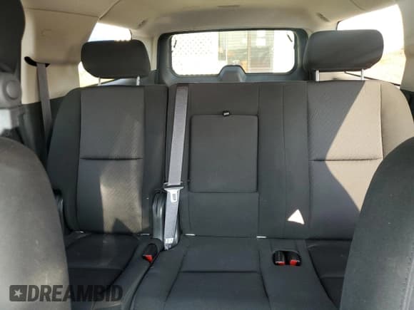 ✅ 2010 Chevrolet Suburban LS • VIN: 1GNUCHE08AR188822 • Lot: 70681704. Wystawiony na Copart z przebiegiem 161 596 mil. Bezpłatny archiwum sprzedaży aukcyjnych z USA i szczegółowy raport historii pojazdu na DreamBid. Zdjęcie 10.